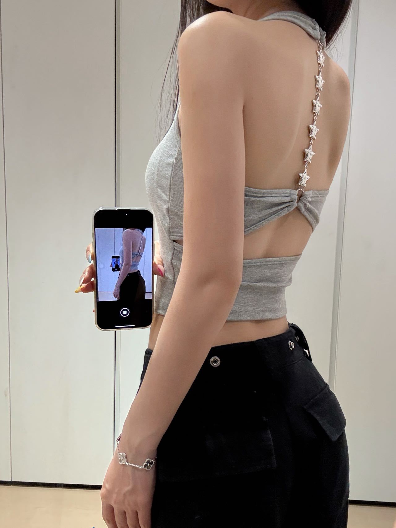 Koreanisches Neckholder-Top mit Kettenmuster, sexy rückenfreies Tanktop mit BH-Polsterung, trägerloses Top für Damen_voghion.com