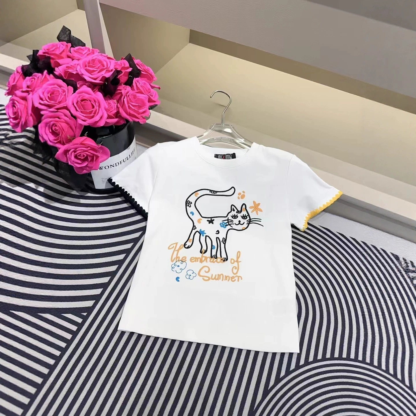 Летняя новинка 2025 года: модная корейская футболка с круглым вырезом и коротким рукавом, женская облегающая универсальная майка с трендовым мультяшным принтом.