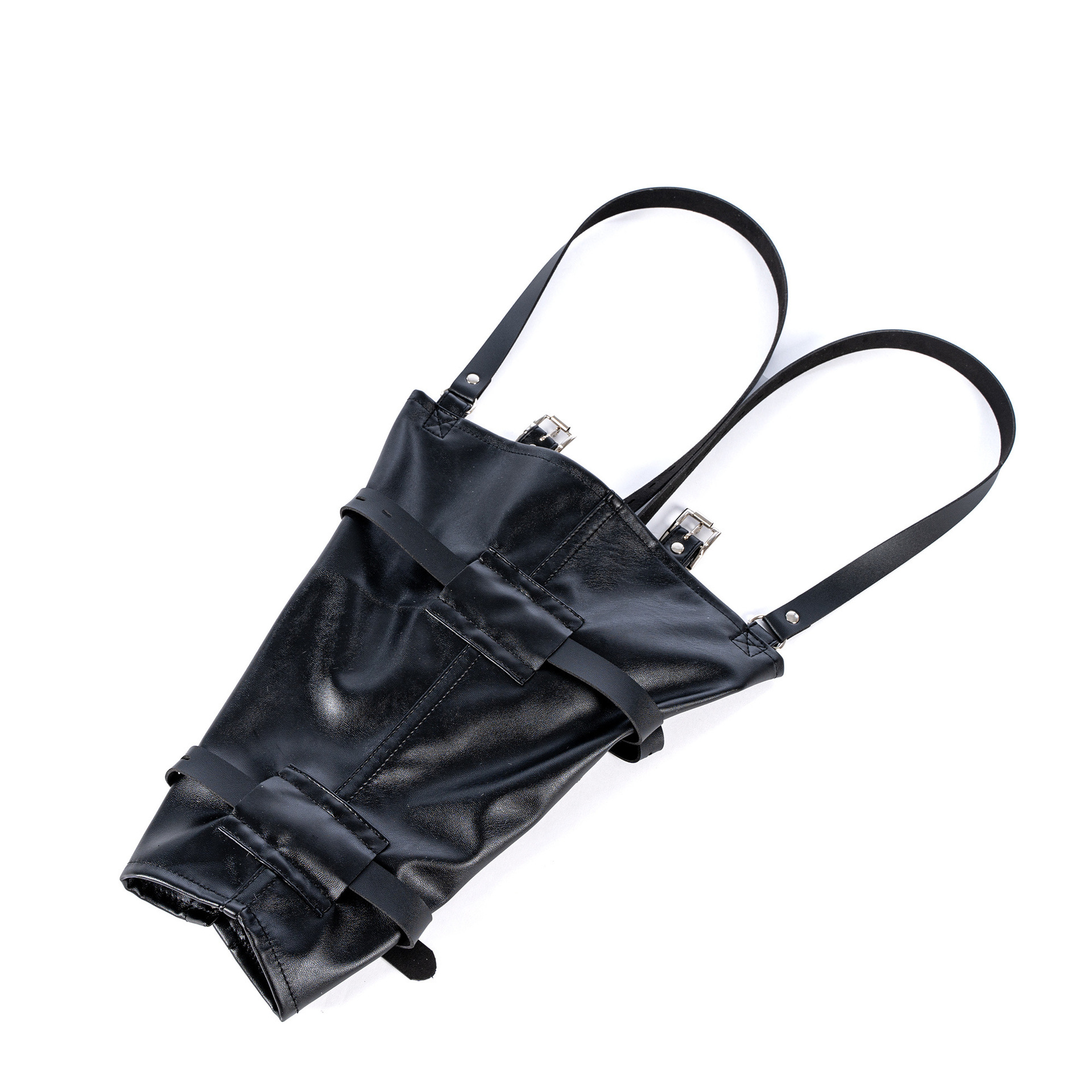 エースレザーのひも付きの手袋は、服装を束ねています。