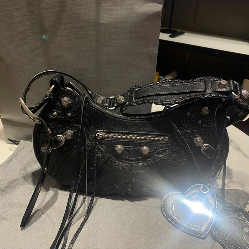 25 新しい b ホームオートバイバッグ脇の下バッグリベットタッセルスリーインワン三日月プリーツ牛革ショルダークロスボディレディースバッグ|undefined