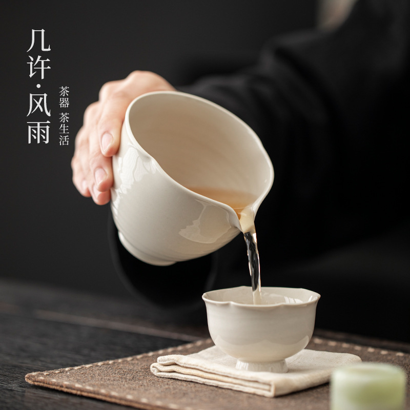 Ceramic creative capacious tea cup, tea set with accessories, simple and elegant design, new collection