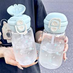 夏の女性のストローカップ新しいウォーターカップ高価値プラスチックカップ学生かわいい女の子ポータブルインシンプルカップ