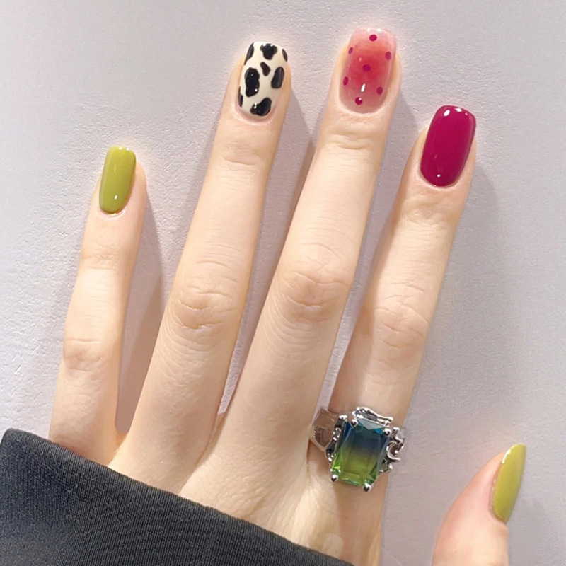 Small fresh nail patch wear nail products wholesale cow pattern nail patch summer new short thin