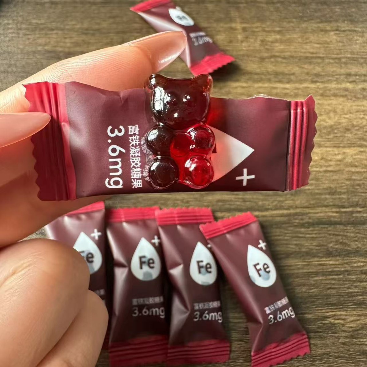 Iron-Rich Jujube Gummy Candy 90g Bottle Soft Chewy Daily Wellness Snack for Women key features