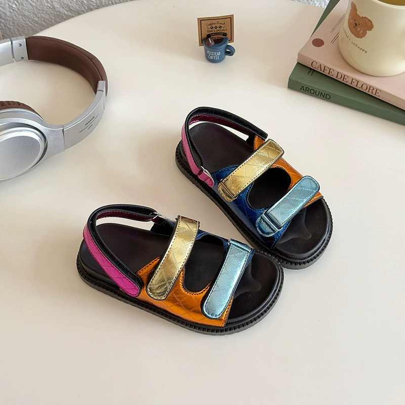 Детские пляжные сандалии 2025 экспорт новые на толстой подошве разноцветные детские туфли пляжная обувь маленькие ароматные сандалии на липучке модные