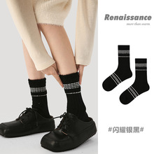 Renaissance黑色袜子女中筒袜ins潮可爱百搭运动风白色条纹长筒袜