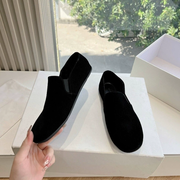 Black fetal cow wool