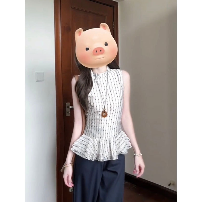 French-Style Chanel-Inspired Plaid Sleeveless Shirt for Women, Summer 2026, Versatile Vacation Style, Waist-Cinching Design, High-End Feel Top