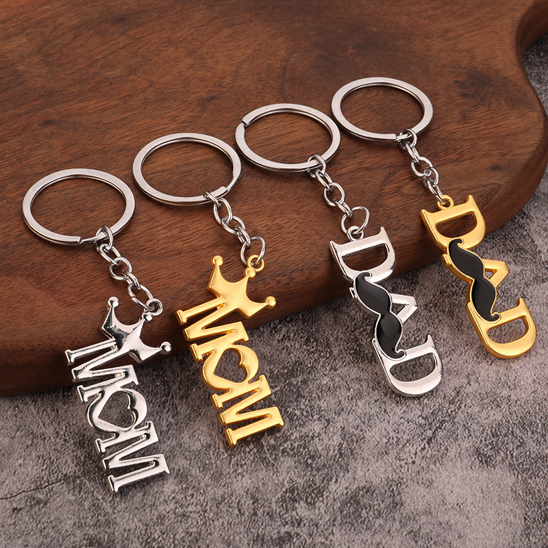 Mother's Day keychain MOM English letter keychain Father's Day small gift pendant DAD keychain gift Mother's Day keychain MOM English letter keychain Father's Day small gift pendant DAD keychain gift