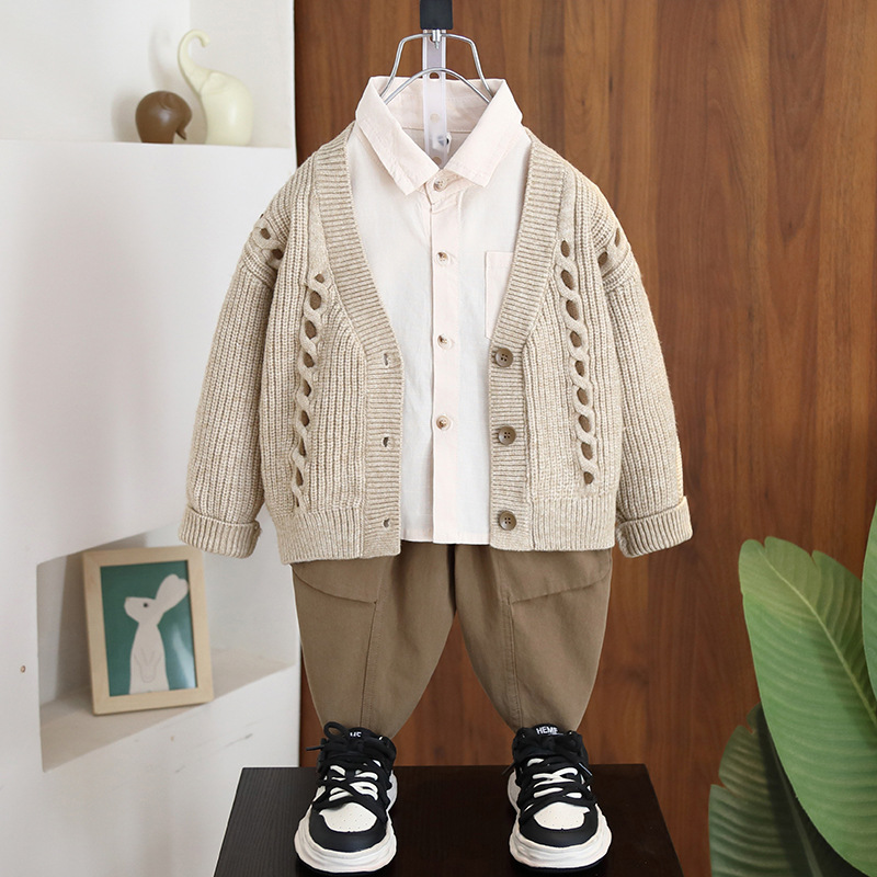 7071 traje de primavera para niños traje de tres piezas 2025 primavera y otoño nuevo estilo chaqueta de punto atractivo para niños bebé