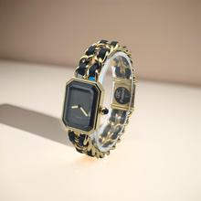 ����ٴ���ʿʯӢ�Cоͬ���й�С���ֱ����Ƿ�ˮŮʿ�ֱ�Ů���ֵ