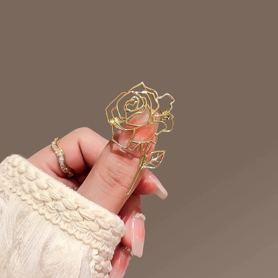 Korean Fashion Cut Out Metal Rose Brooch High-End Feminine Cardigan Outwear Corsage Exquisite Pin Accessories