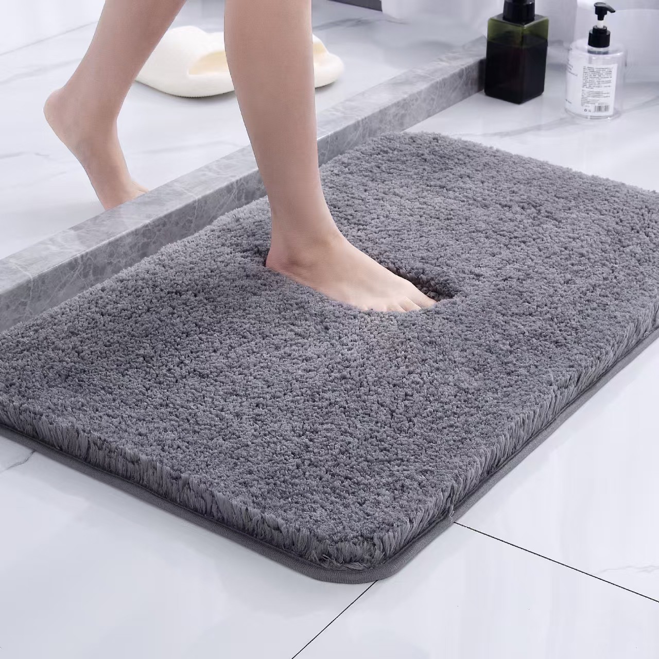 Alfombra antideslizante de baño doméstico transfronterizo alfombra de flocado de alta absorción de agua secado rápido espesado alfombra de piso de inodoro