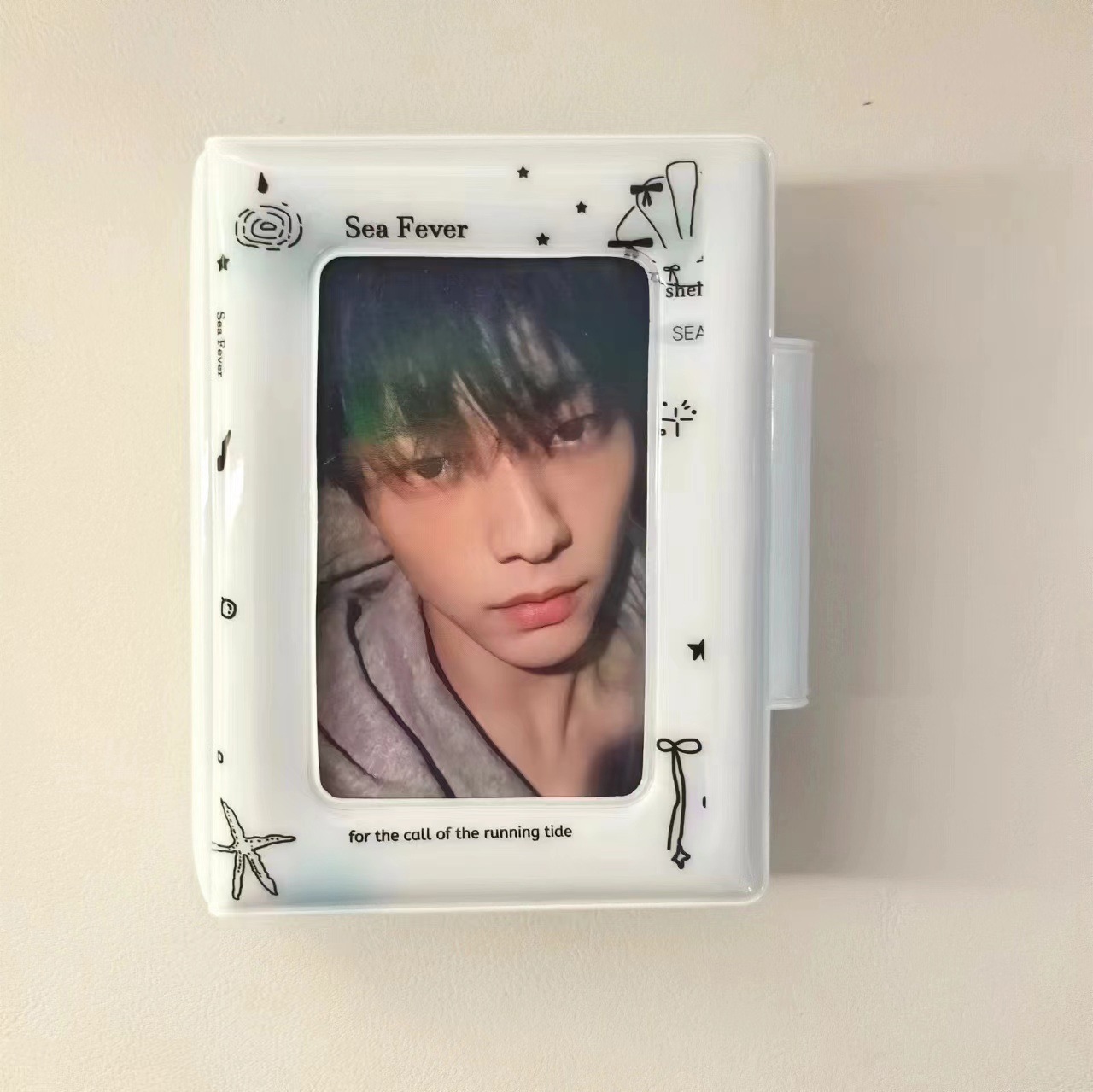 화이트 쉘 카드 책