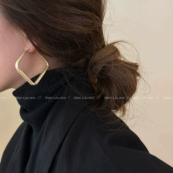 Golden square earrings