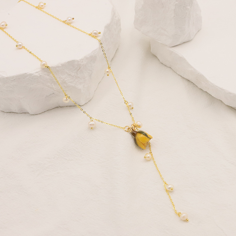 Luz europea y Americana de lujo natural de agua dulce de la perla suéter cadena nicho de alto grado de titanio collar de acero no se desvanece 18K chapado en oro image 6