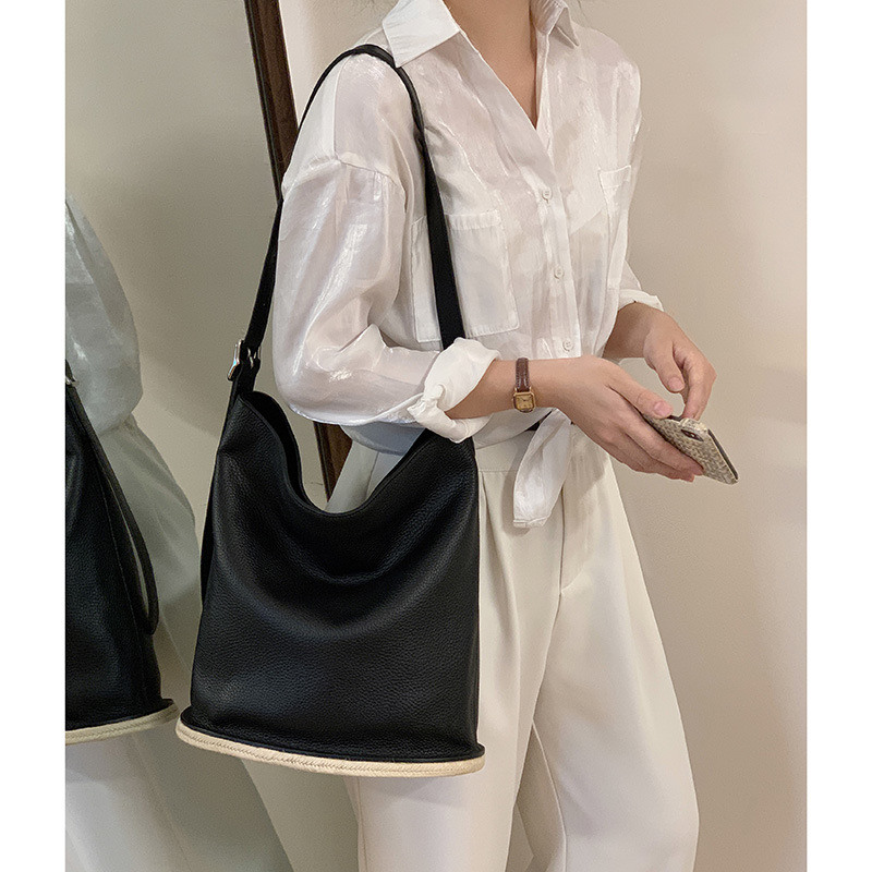 Bucket leisure large capacity commuting women's 2024 new single shoulder tote bag, leather soft cowhide crossbody bag_voghion.com