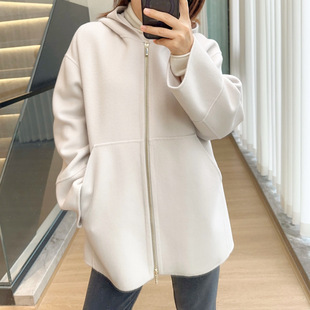 Max���e�Bñ�����ë����Romina������