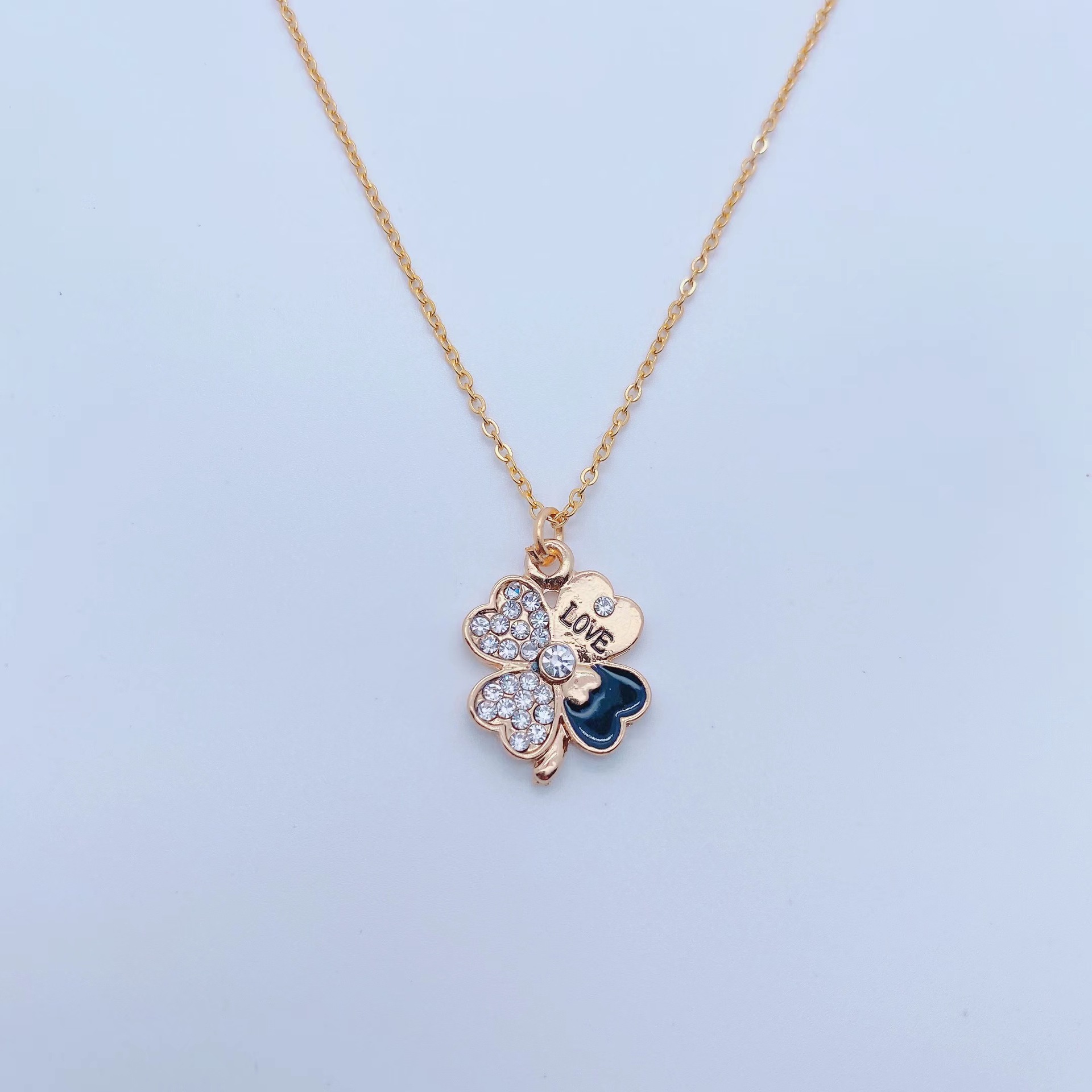 Fashion 18k Gold Plating Four-leaf Clover Pendant Titanium Steel Necklace display picture 1