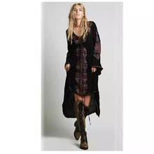 春夏新款欧美长袖V领刺绣连衣裙