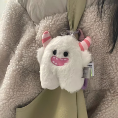 赤い本の同じタイプの雪の奇妙なかばんの掛け物のかわいいネズミのぬいぐるみの掛け物の少女の心の萌えの型のキーホルダーの人形のペンダント