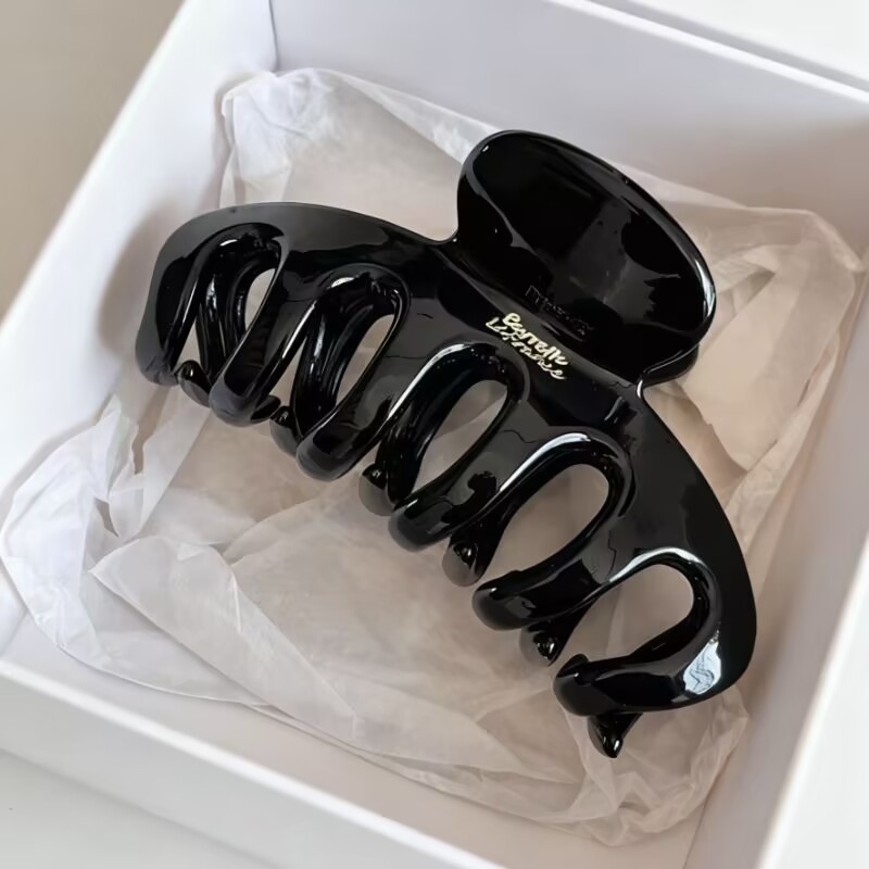 Black label dragon bone claw clip