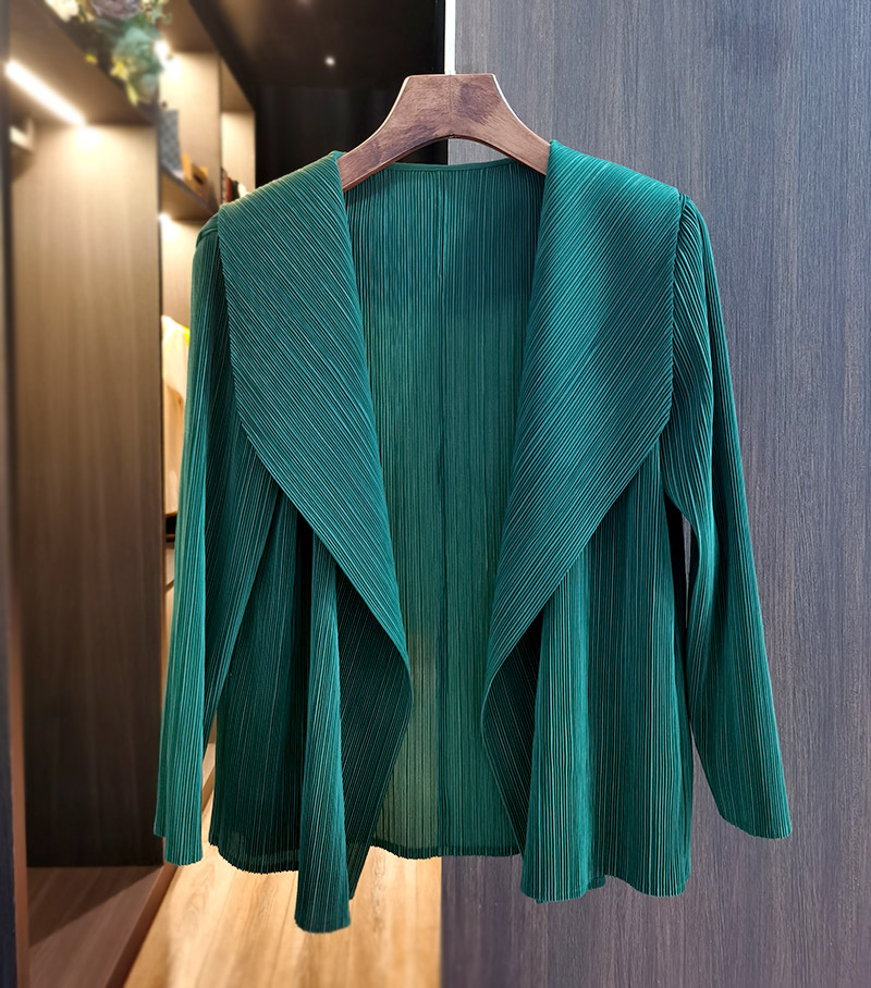 Màu xanh lục đậm