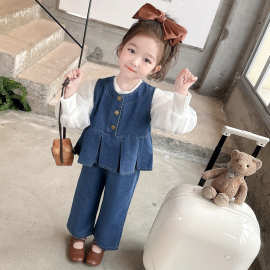 女宝宝秋季套装2025新款洋气泡泡袖牛仔马甲三件套小女孩时髦衣服