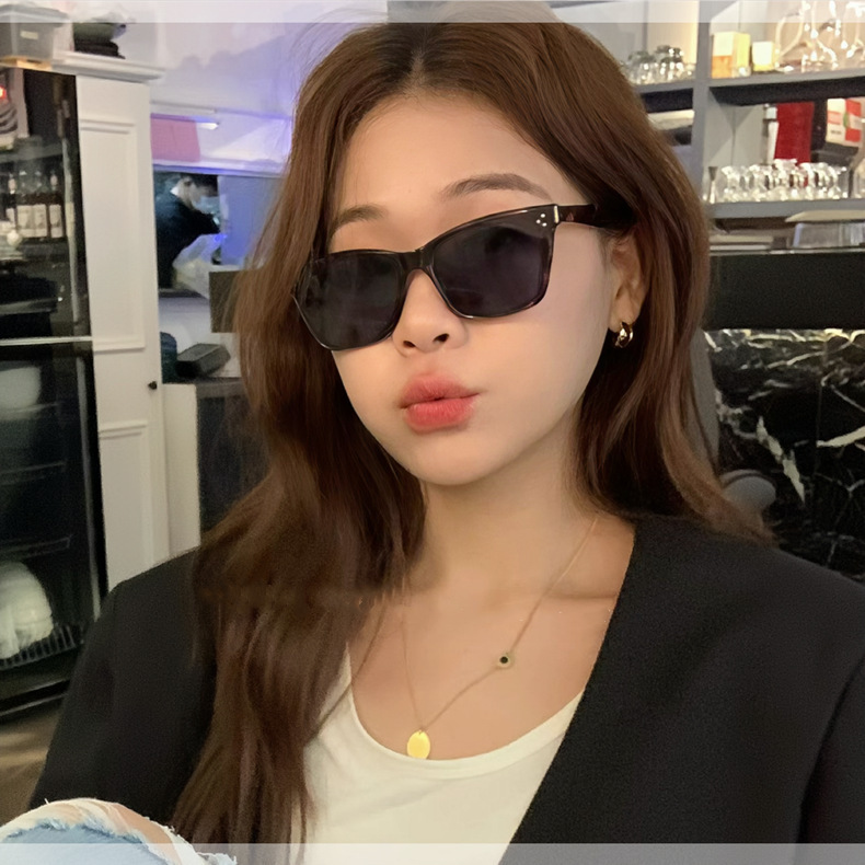 Women's New Sun Protection Sunglasses, Anti-Uv Small Square Frame g Summer m Round Face Slimming Look Street Photography Travel Trendy Sunglasses