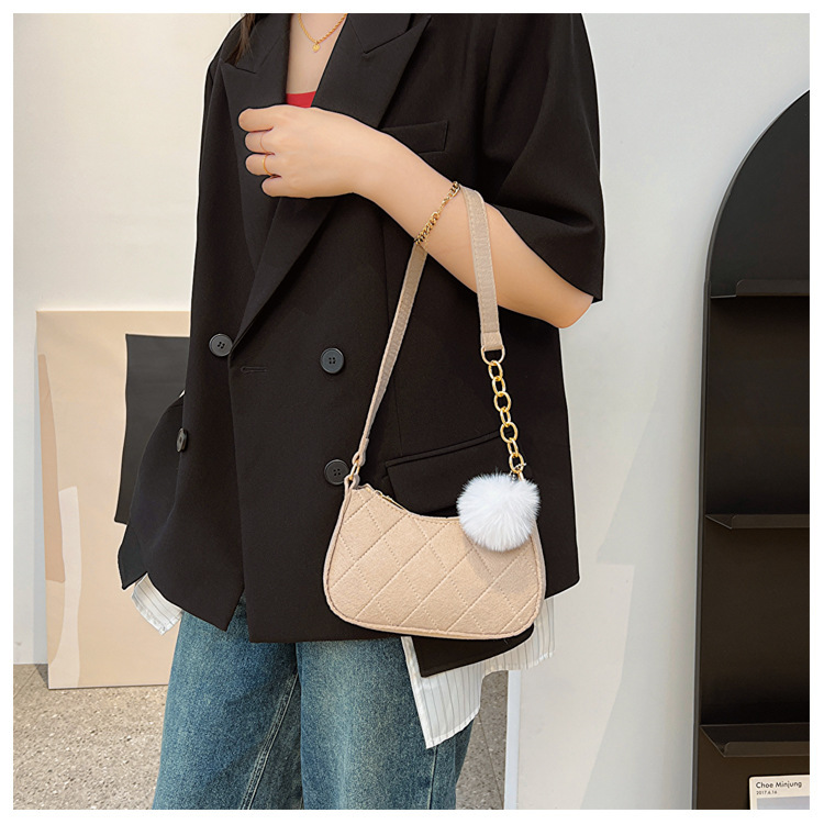 Leisure Women's Summer Fresh Trendy Underarm Temperament and Texture One Shoulder Fashionable Small Square Bag_voghion.com