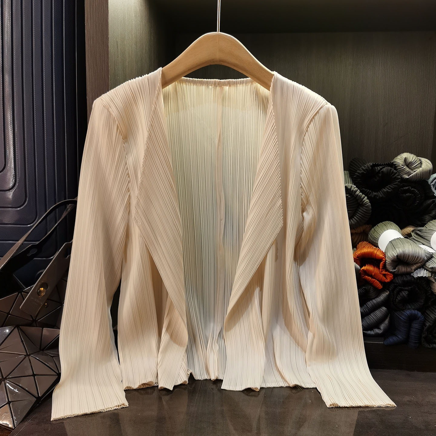 Áo khoác vest nữ xếp ly cao cấp cổ bẻ dài tay mẫu mới xuân hè — Màu xanh lam nhạt, Màu xanh lục nhạt, Màu đen, Màu hồng