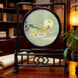 刺绣工艺品;扇子;围巾