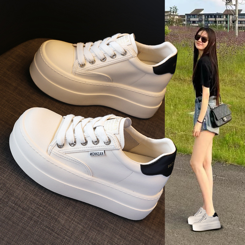Giày sneaker nữ đế dày tăng chiều cao, phong cách trượt ván, đế mềm — Màu đen be