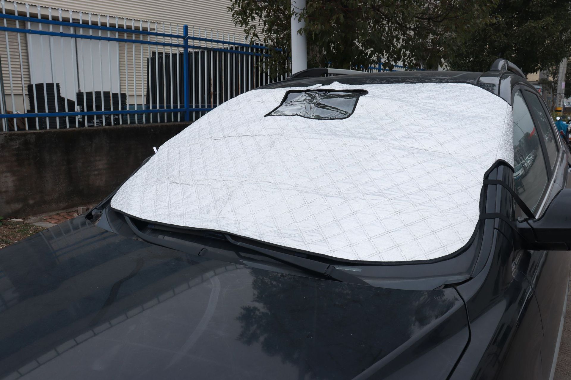 Cross-border window snow shield, front windshield ultrasonic perforated recorder, insulated snow cover, sun protection, thickened car sunshade