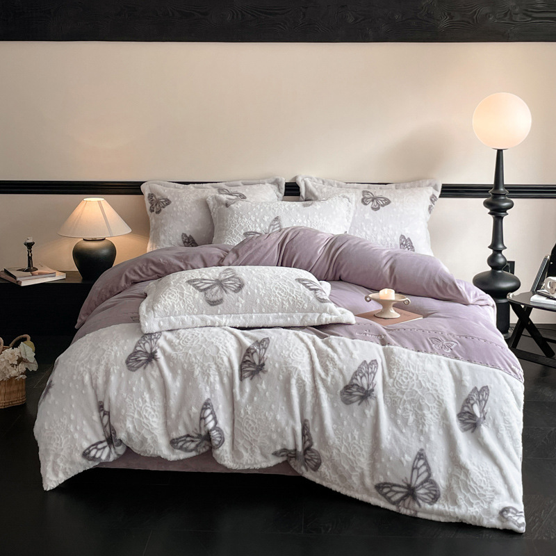 軽くて豪華なウサギのぬいぐるみのベッドの上の4つのセットの冬の保温の牛乳の絨毛のシーツの布団の両面のフランジサンゴの絨毛のベッドの用品