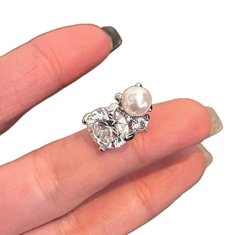 Lámpara pequeña parpadea de zircon perla crimpos de hueso de orejas de nicho de diseño indolor sin agujeros de orejas crimpos de orejas cuadrados y fríos