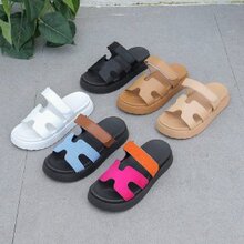 26�¿��⴩����Ь H���һ����ħ�g�N��a͸��r�г���Ůʿ����Ь