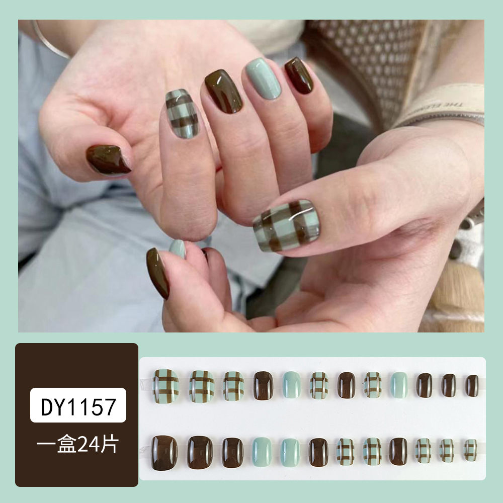 Uñas de desgaste hecho a mano al por mayor Pequeño Libro Rojo TikTok flash plata caliente mariposa pieza de uñas parche de uñas portátil