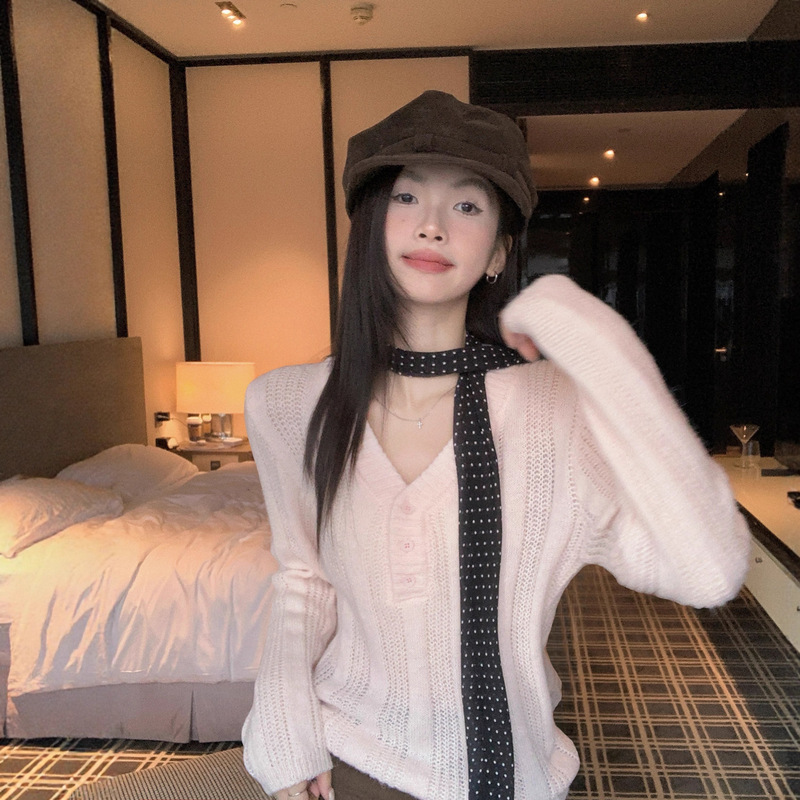 Thin Knitwear 2025 New V-Neck Buttoned Long-Sleeved Knitwear Pink Early Autumn Super Nice Top