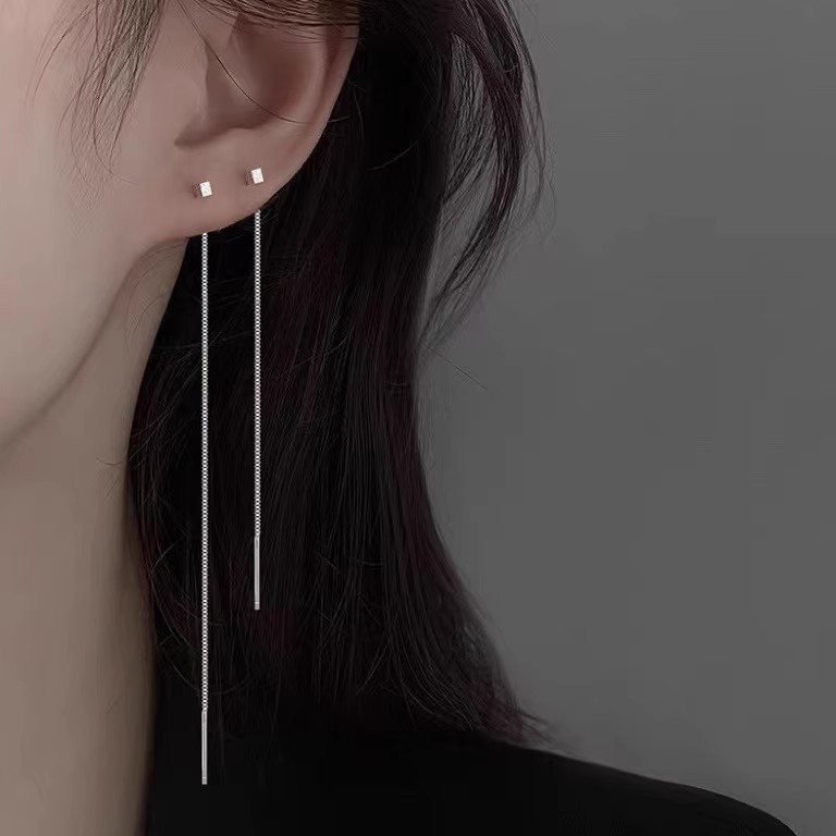小さな四角いタッセルピアス レディース おしゃれ 個性的 シンプル イヤリング 上品 耳に優しいピアス ドロップピアス テンションピアス ネット人気商品|undefined