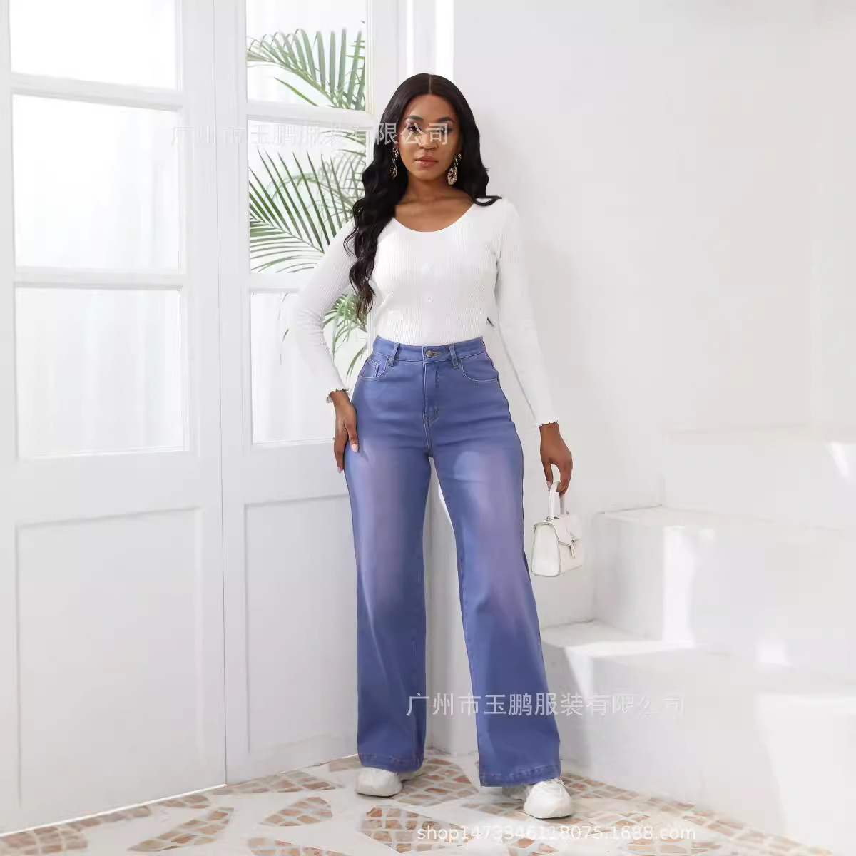 Jeans de pierna ancha y gruesos con forro polar para comercio exterior transfronterizo para mujer, nuevo estilo de otoño e invierno 2025, jeans rectos de cintura alta lavados, ahora disponibles.