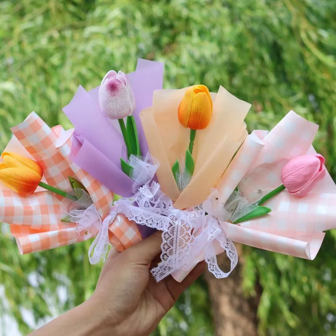 Тюльпан маленький букет с подарком на день рождения подарок подарок на день Святого Валентина подарок подруге креативный подарок оптом 520