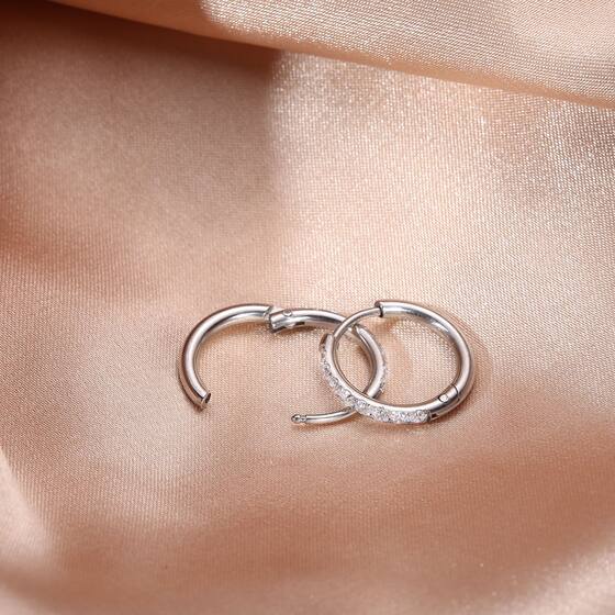 Simple titanium steel ring-shaped gold earrings Joker round coil micro inlay ear buckle earrings zircon earrings manufacturers straight hair