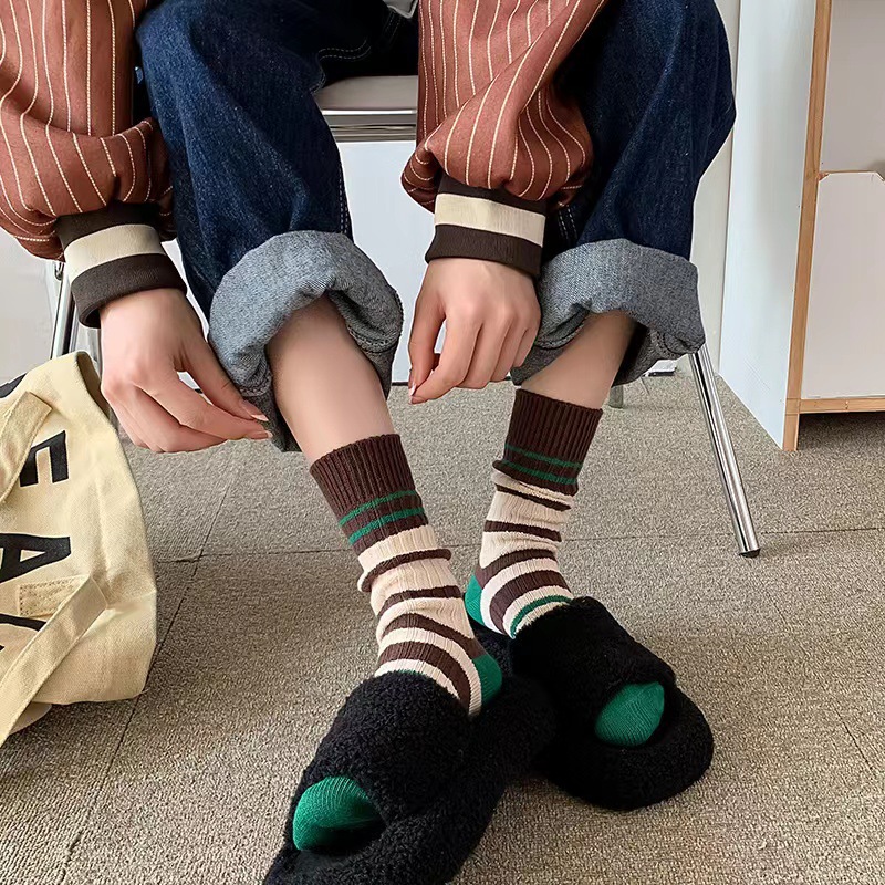 Unisex Japanischer Stil Streifen Baumwolle Crew Socken Ein Paar display picture 2