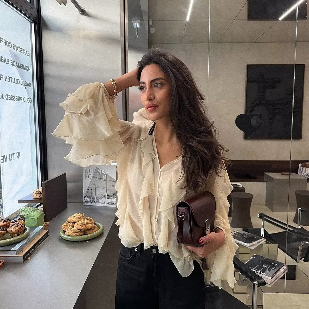 Independent station wholesale cross-border is AliExpress Europe and the United States women's V-neck laminated decorative shirt long sleeve top loose women