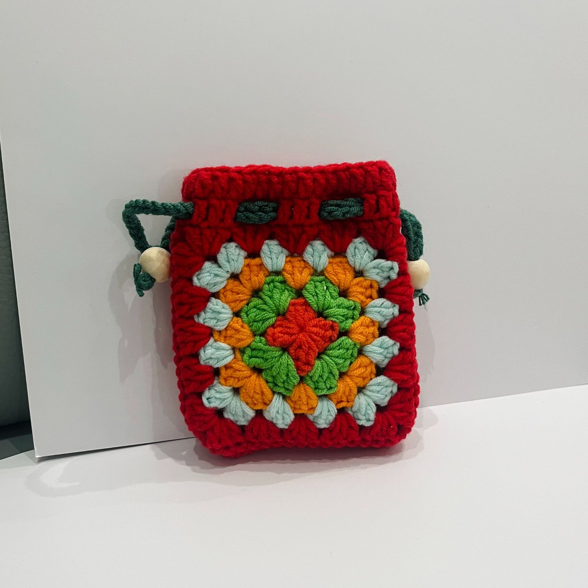 Celosía roja hueca 9x11x2cm