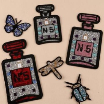 天瑀电脑服装辅料高档毛巾绣花章仔布贴标亮片珠绳绣字母现货图案