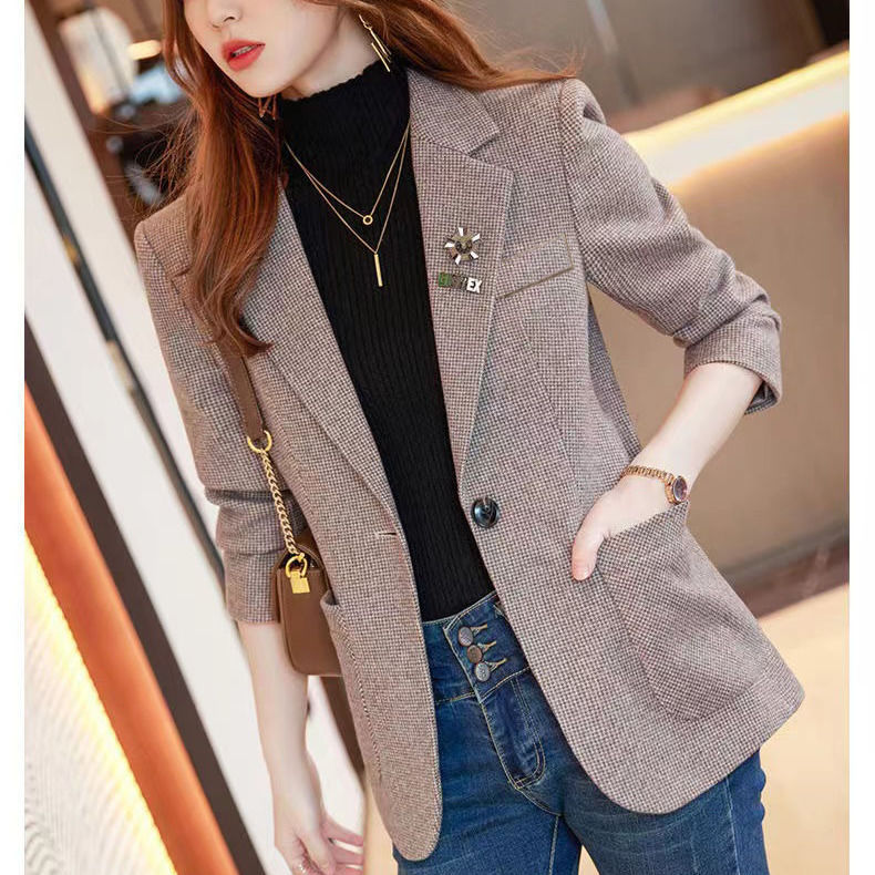 Plaid Suit Jacket Women's Korean Style Retro 2025 Spring and Autumn New Casual Internet Popular Women's Small Suit Long Sleeve All-match