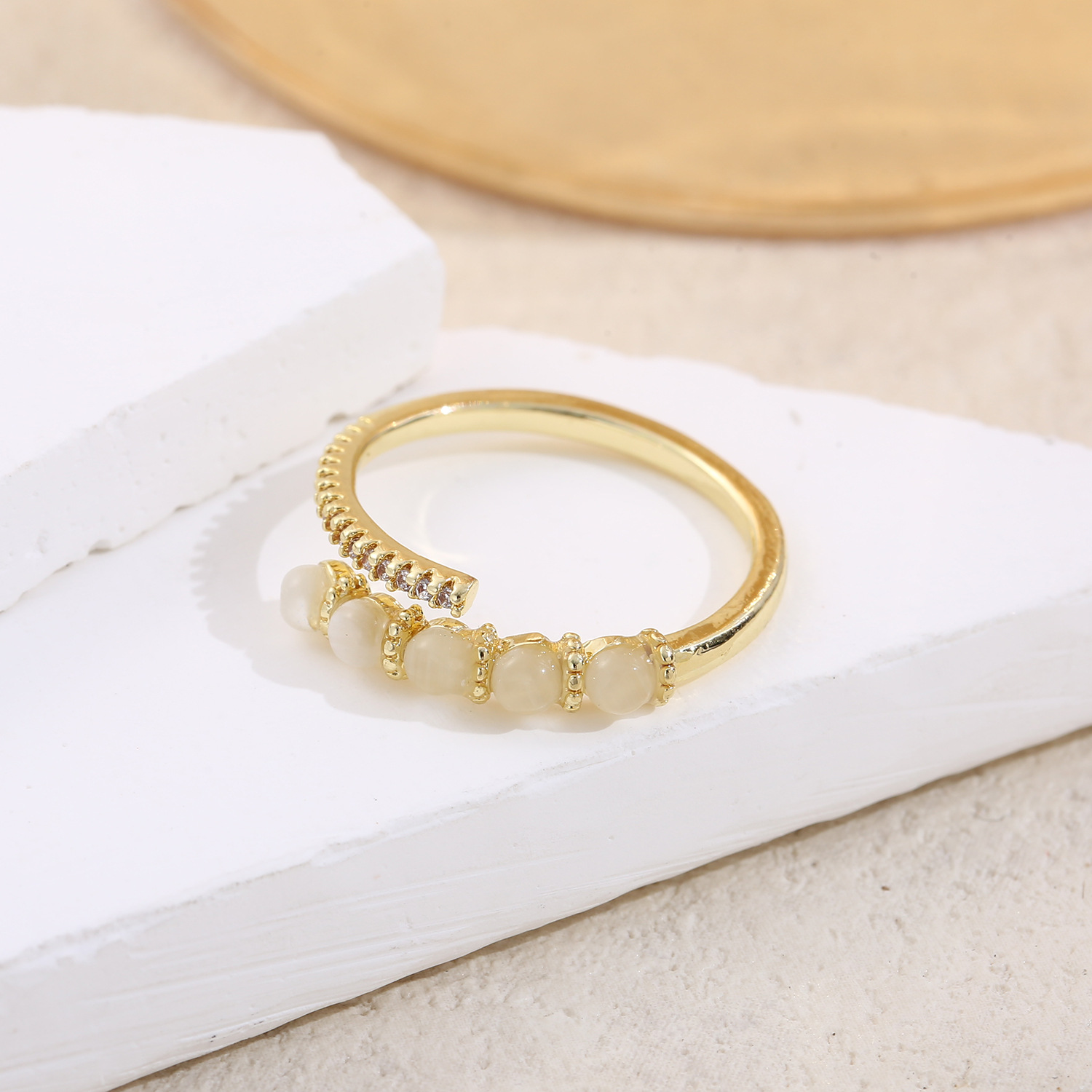 Sparkling Ring For Women, Crafted With Romance.Sleek & Comfortable, Designed To Highlight Your Charm.A Subtle Yet Stunning Piece For Dates,_voghion.com