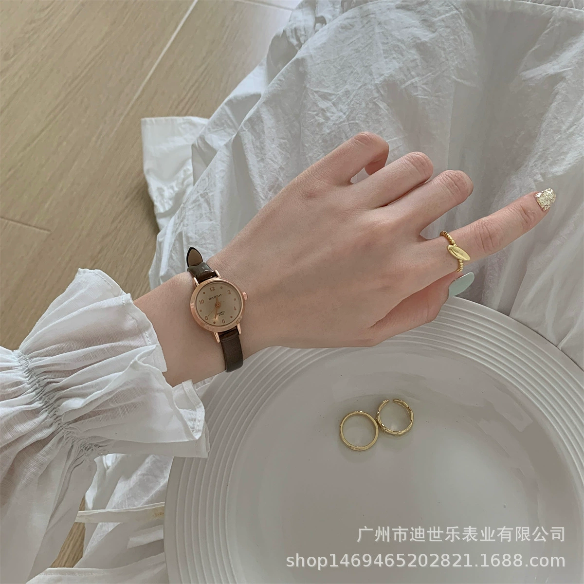 Small Fashion Watch, City Style, Simple Elegant Design, Light Luxury, Multiple Strap Colors